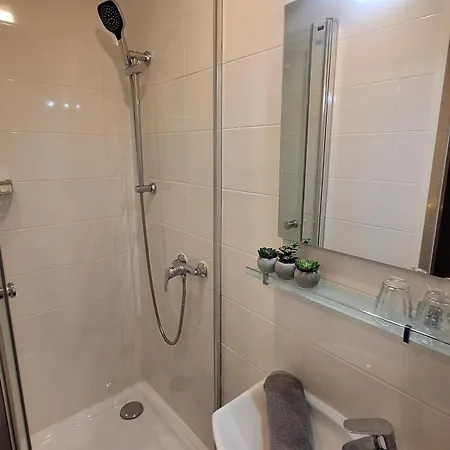 Ξενοδοχείο με διαμερίσματα Gaestehaus Mittmann 3*